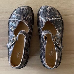 Spring Step professional shoes